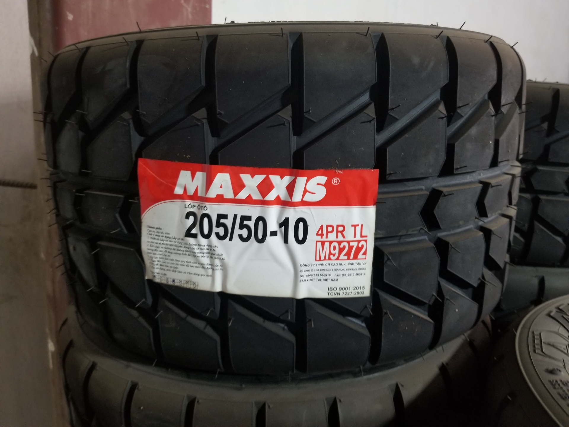 Vỏ lốp xe sân GOLF 205/50-10 Maxxis, vỏ lốp xe điện sân Golf, Vỏ lốp xe điện khu du lịch